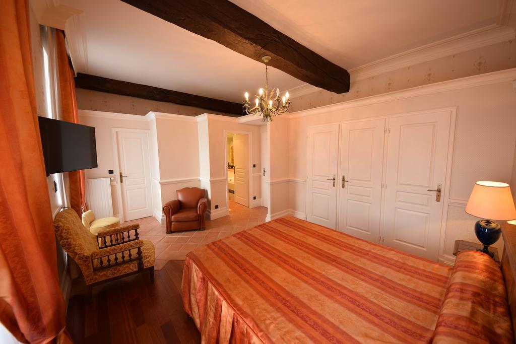 Domaine De La Rocque Bed and Breakfast Liorac-sur-Louyre Buitenkant foto