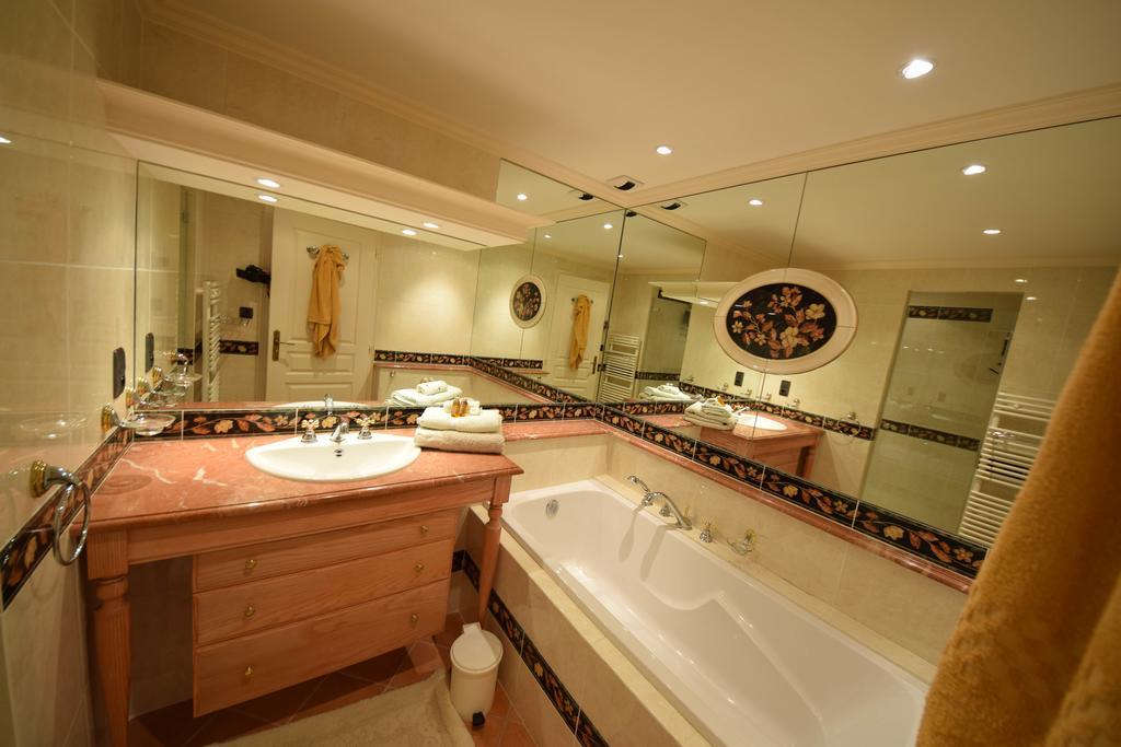 Domaine De La Rocque Bed and Breakfast Liorac-sur-Louyre Buitenkant foto