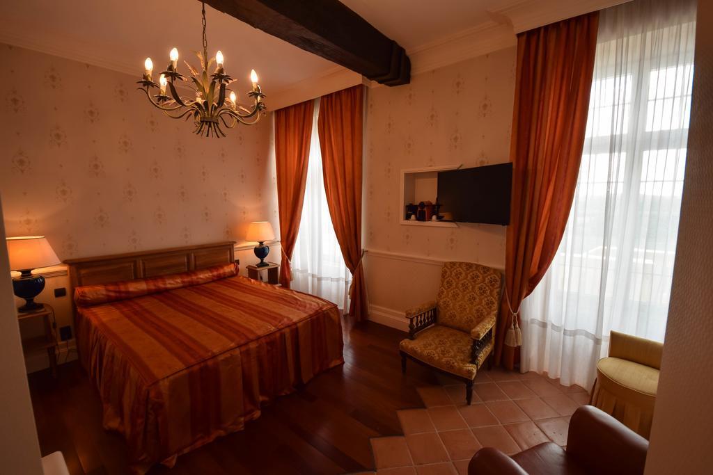Domaine De La Rocque Bed and Breakfast Liorac-sur-Louyre Buitenkant foto